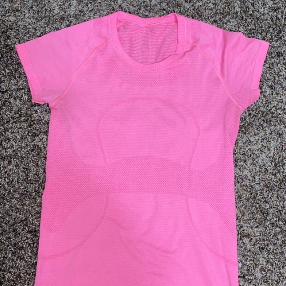swiftly tech lululemon shirt